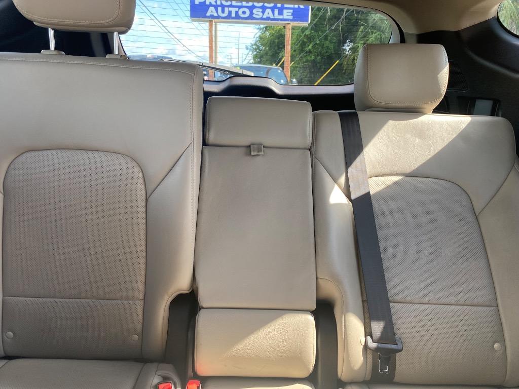 2017 Hyundai Santa Fe - $11,995
