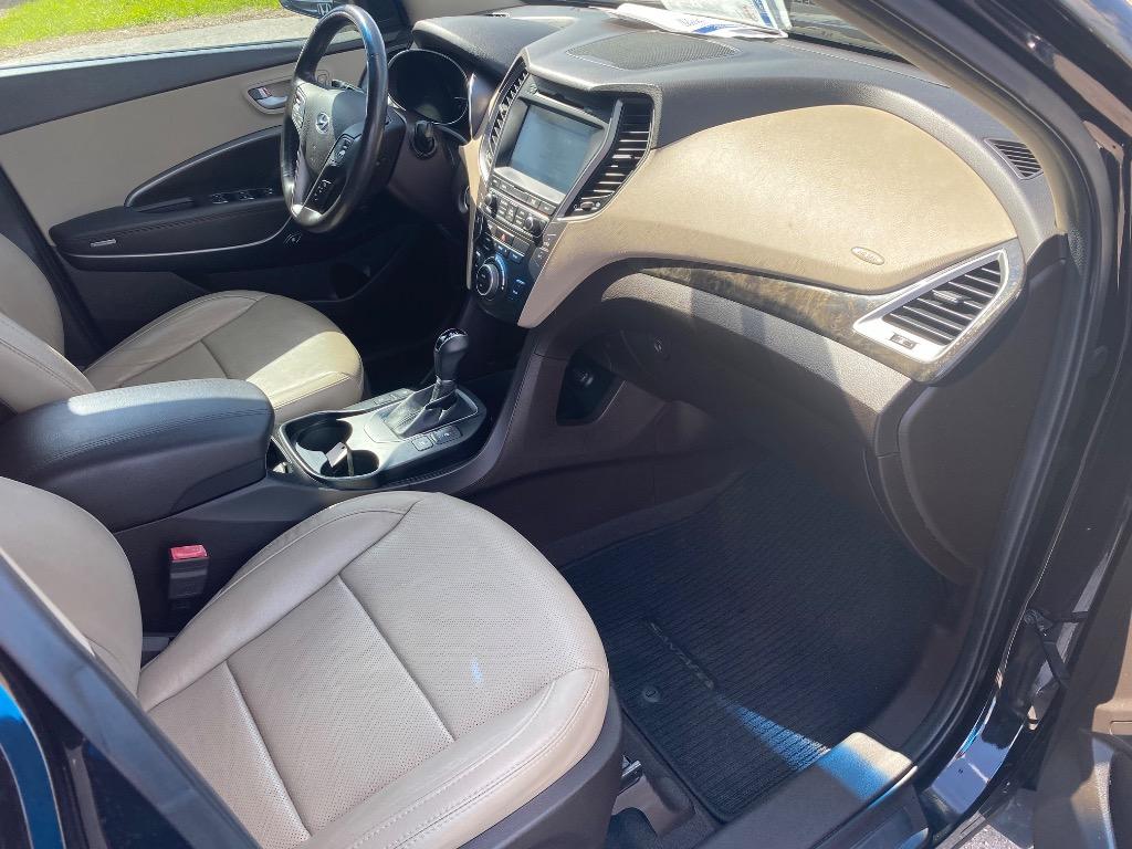 2017 Hyundai Santa Fe - $11,995