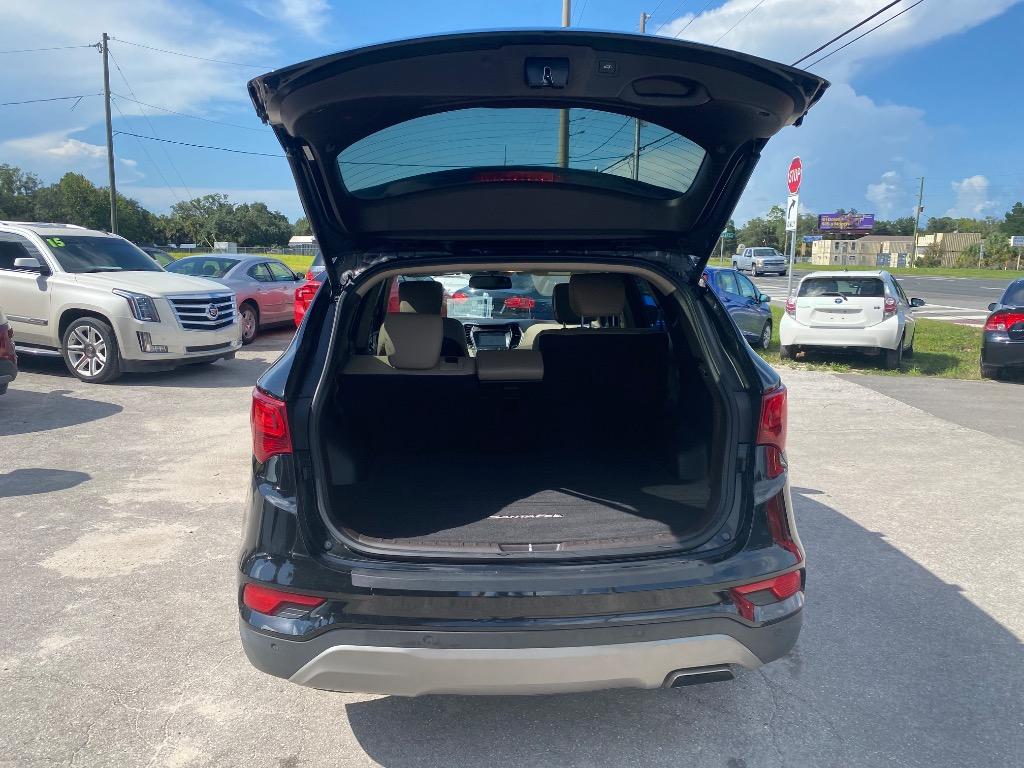 2017 Hyundai Santa Fe - $11,995