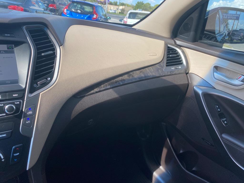 2017 Hyundai Santa Fe - $11,995