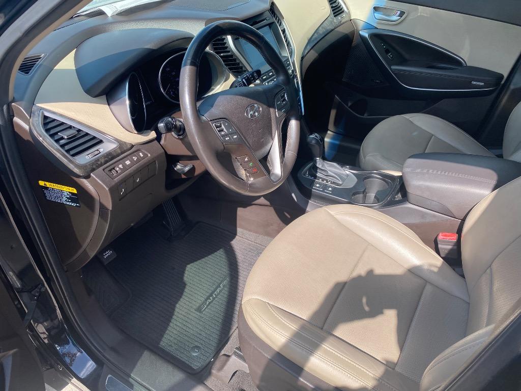 2017 Hyundai Santa Fe - $11,995