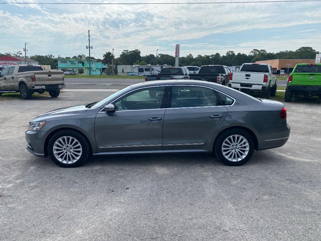 2017 Volkswagen Passat - $10,995