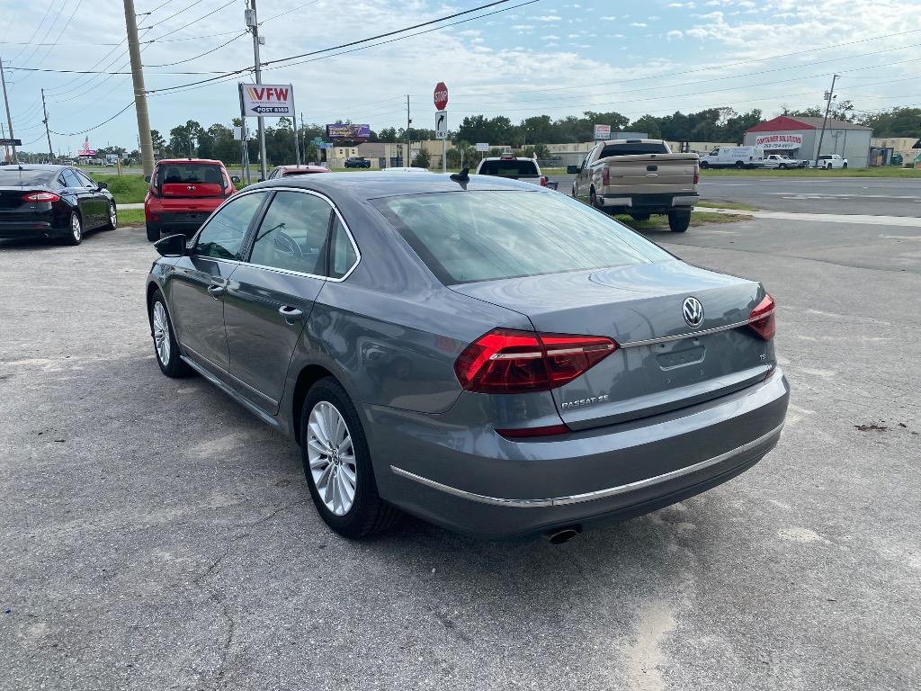 2017 Volkswagen Passat - $10,995