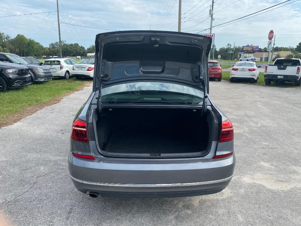 2017 Volkswagen Passat - $10,995