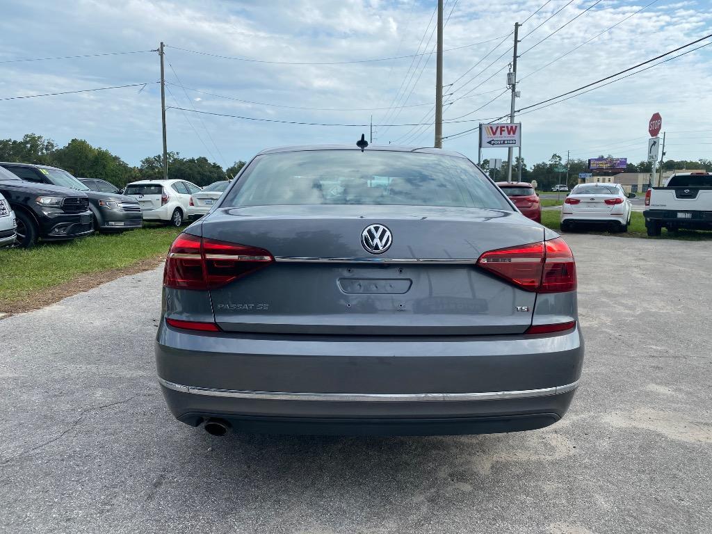 2017 Volkswagen Passat - $10,995