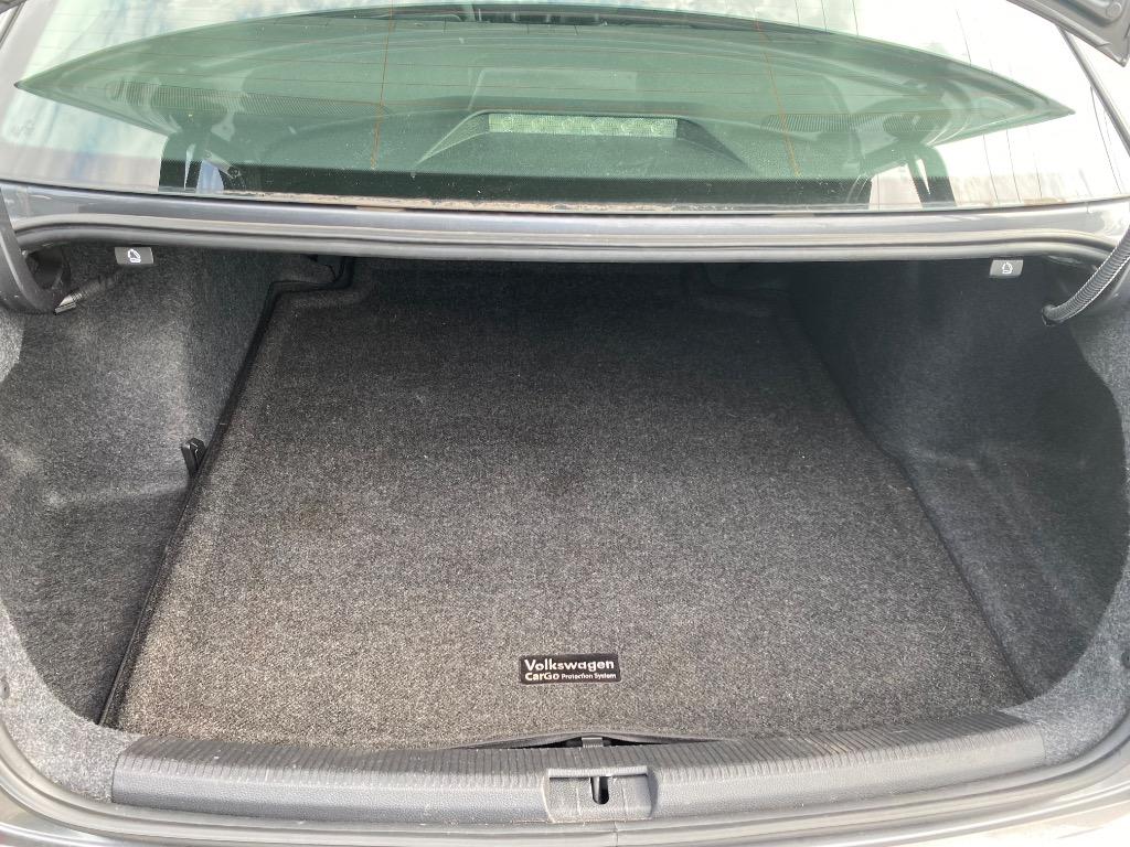 2017 Volkswagen Passat - $10,995