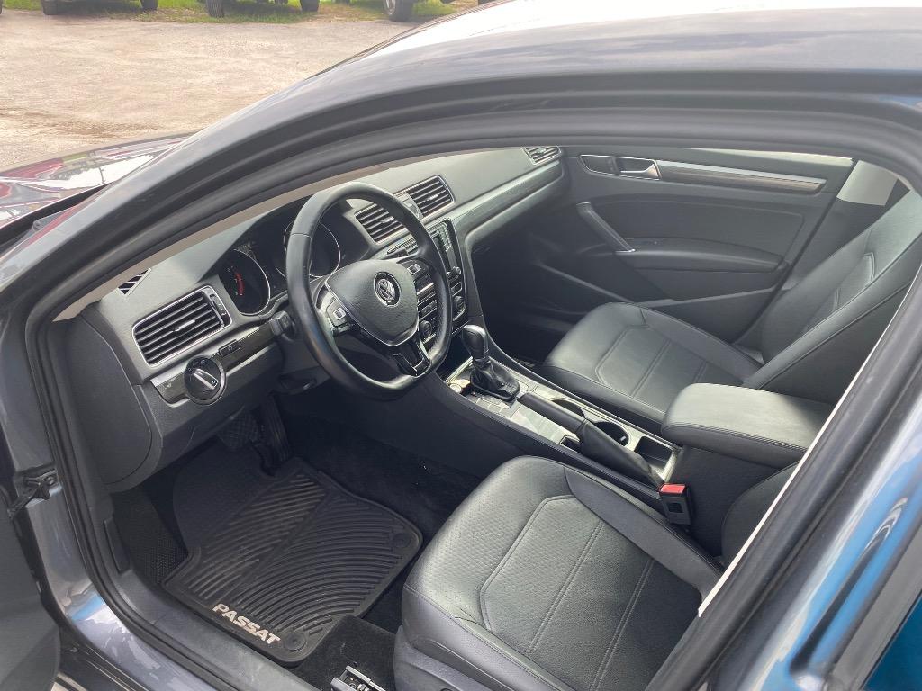 2017 Volkswagen Passat - $10,995