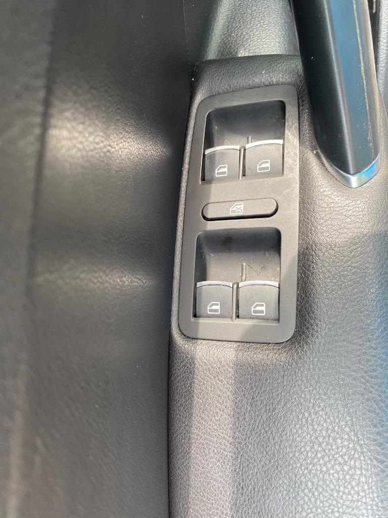 2017 Volkswagen Passat - $10,995