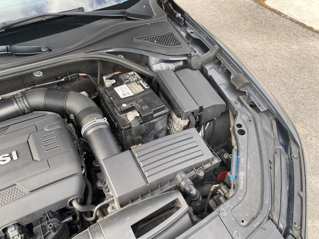 2017 Volkswagen Passat - $10,995