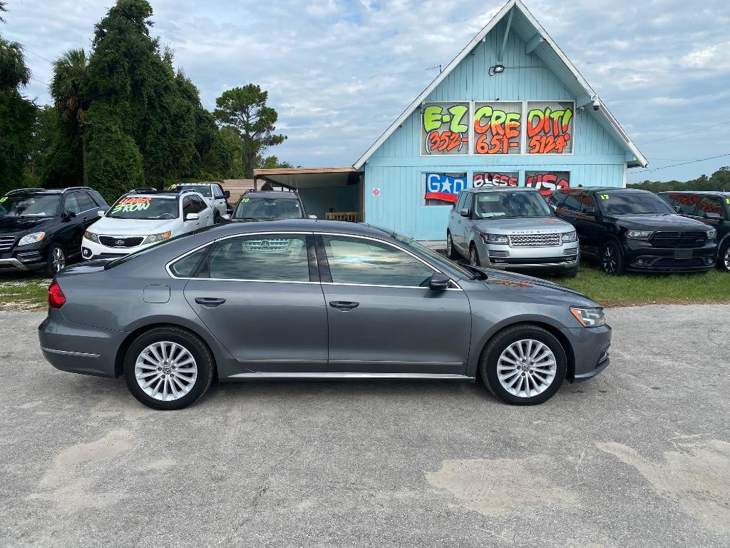 2017 Volkswagen Passat - $10,995