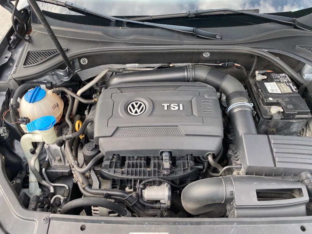 2017 Volkswagen Passat - $10,995