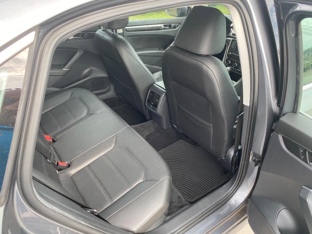 2017 Volkswagen Passat - $10,995