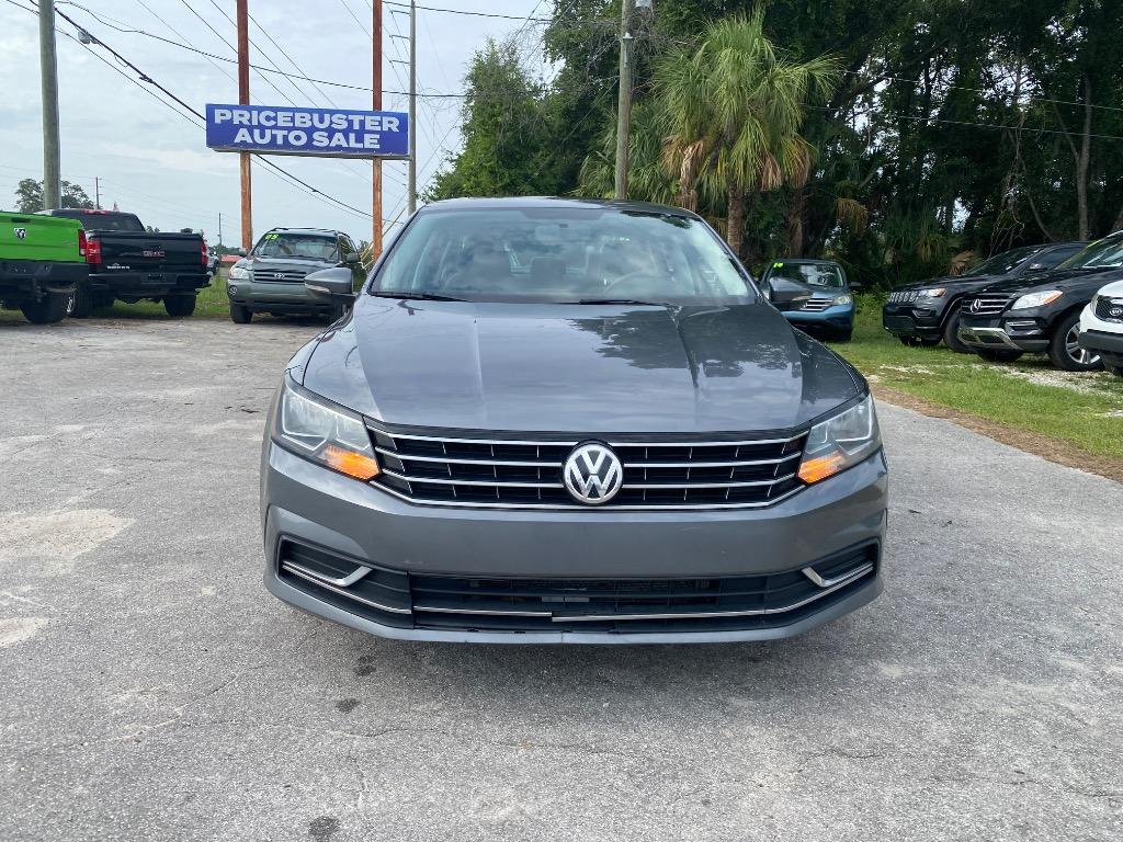 2017 Volkswagen Passat - $10,995