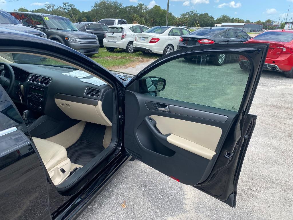 2013 Volkswagen Jetta - $8,995
