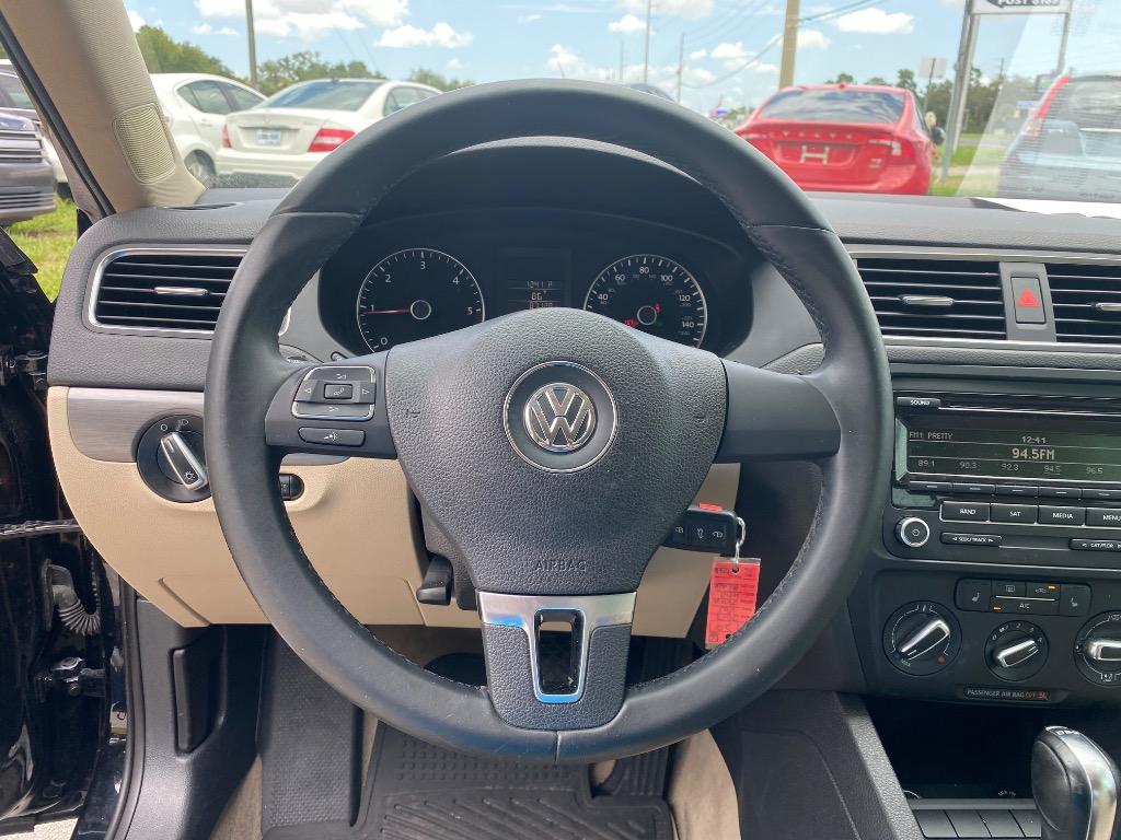 2013 Volkswagen Jetta - $8,995