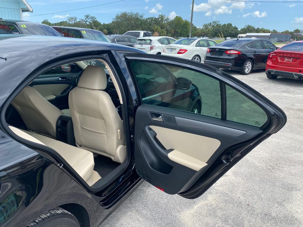 2013 Volkswagen Jetta - $8,995