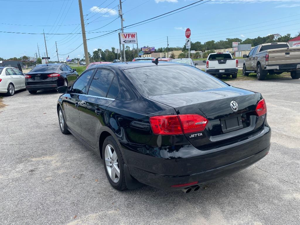 2013 Volkswagen Jetta - $8,995
