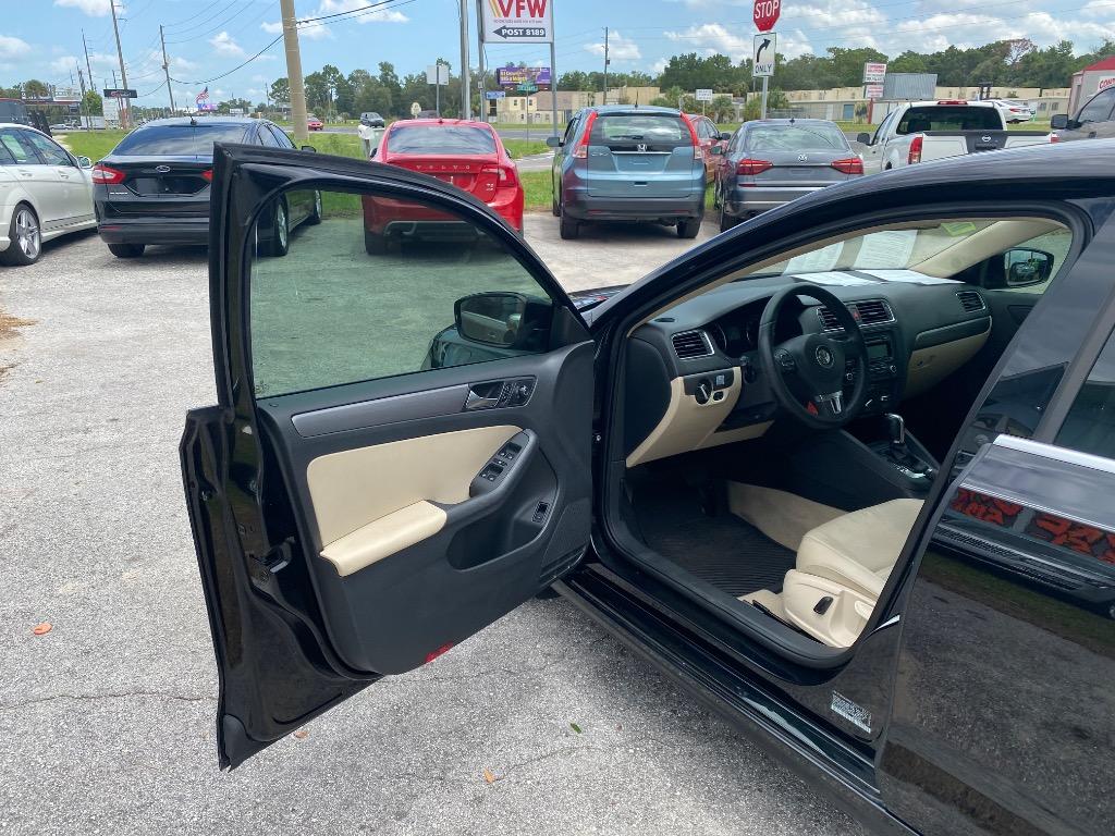 2013 Volkswagen Jetta - $8,995