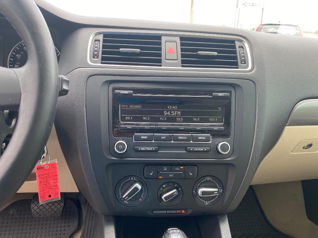 2013 Volkswagen Jetta - $8,995