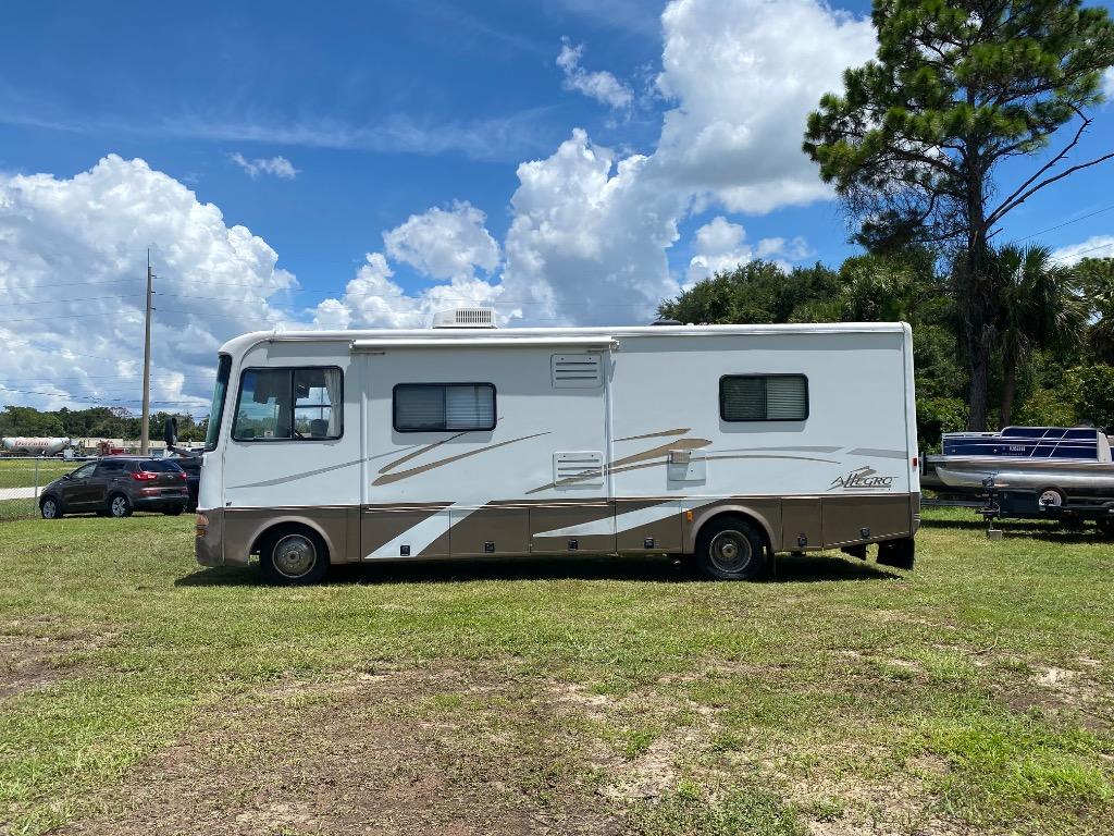 2003 Ford F-550 - $9,995