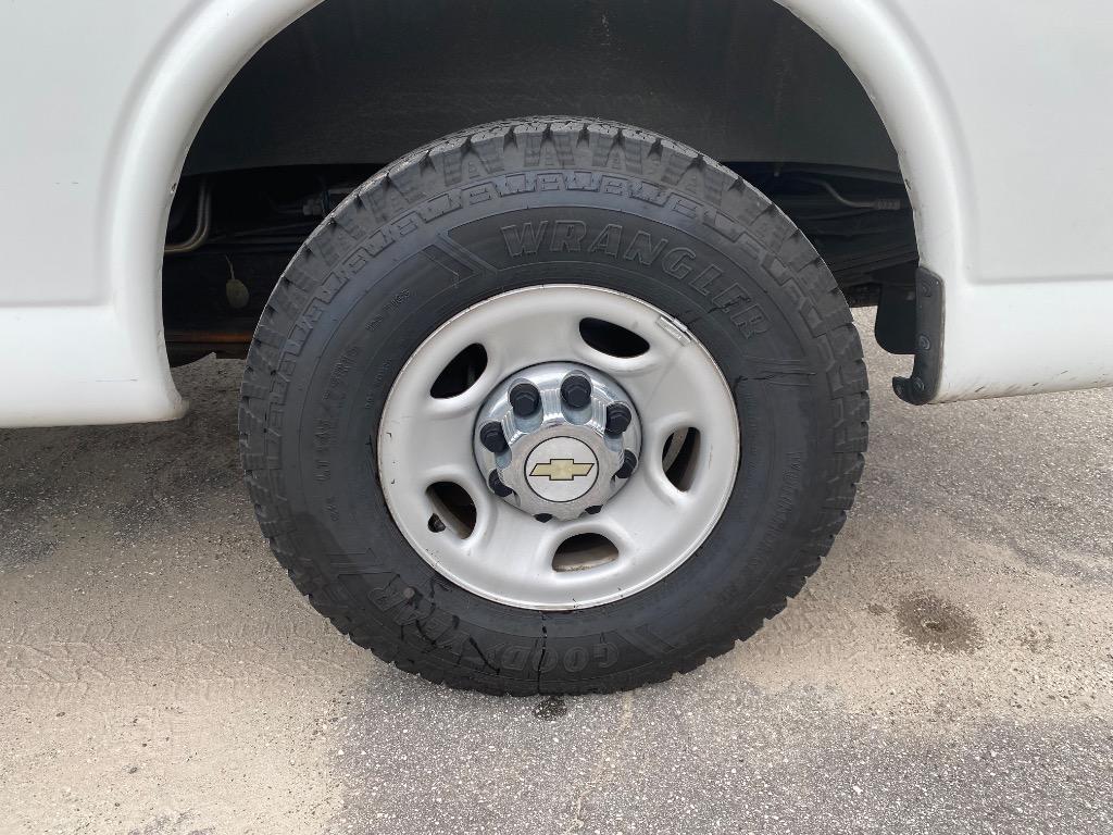 2016 Chevrolet Express - $10,995