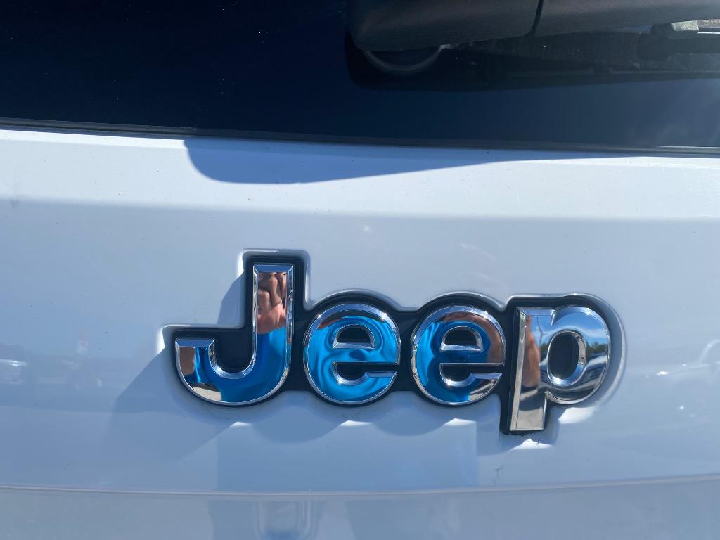 2017 Jeep Cherokee - $10,995