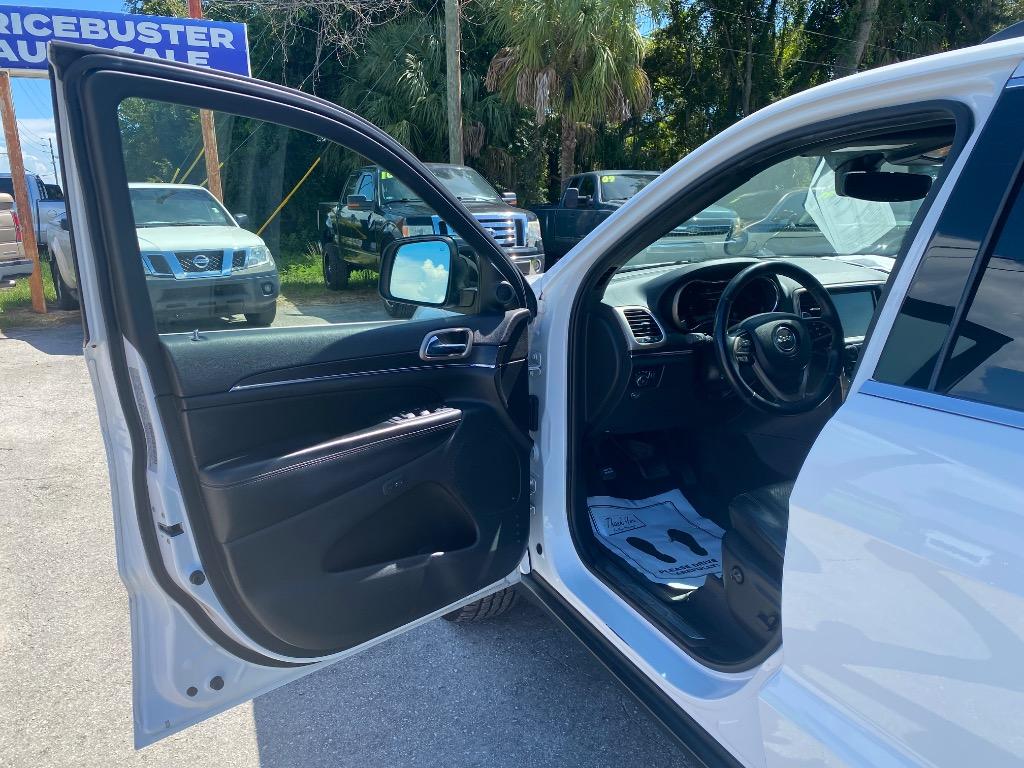 2017 Jeep Cherokee - $10,995