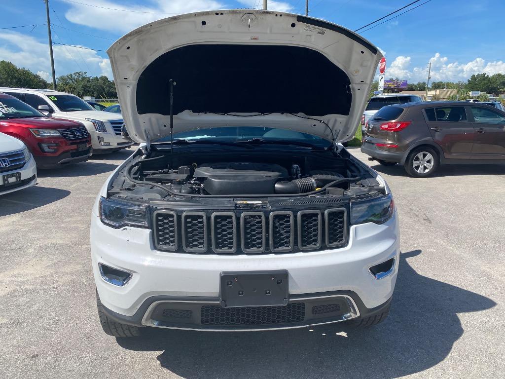 2017 Jeep Cherokee - $10,995