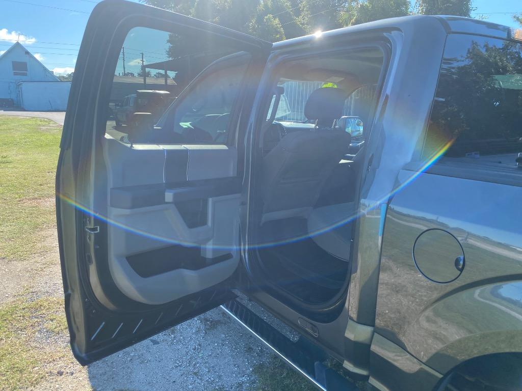 2016 Ford F-150 - $15,995