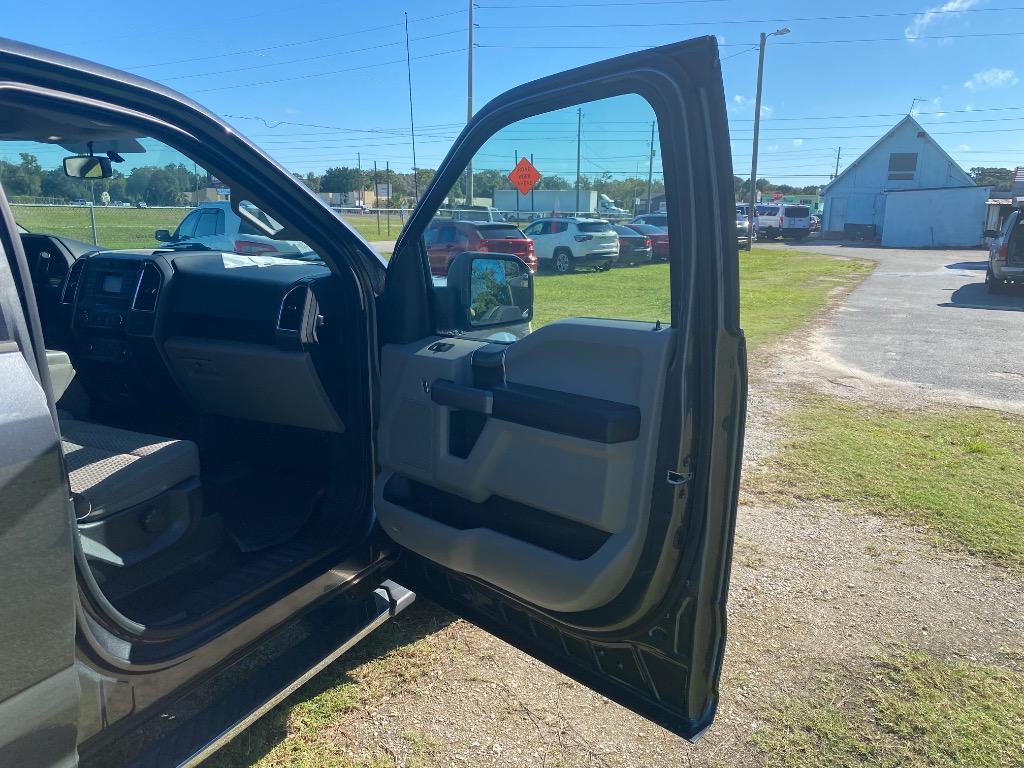 2016 Ford F-150 - $15,995