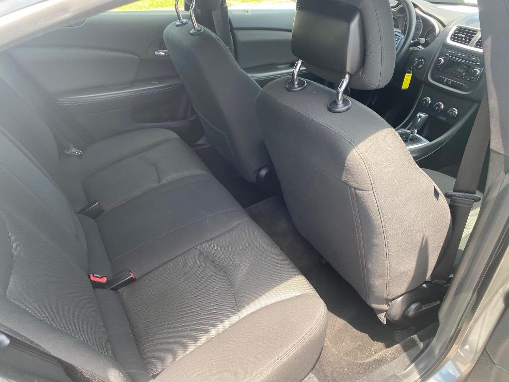 2013 Dodge Avenger - $6,995