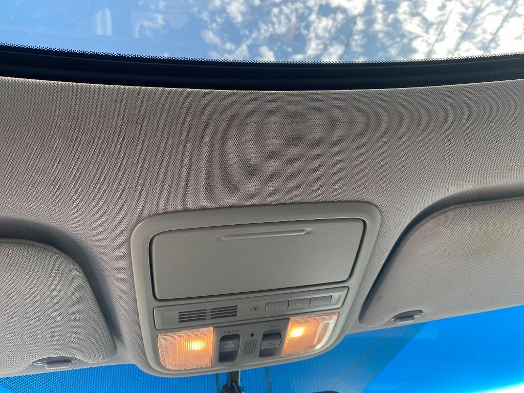 2013 Honda Odyssey - $10,995