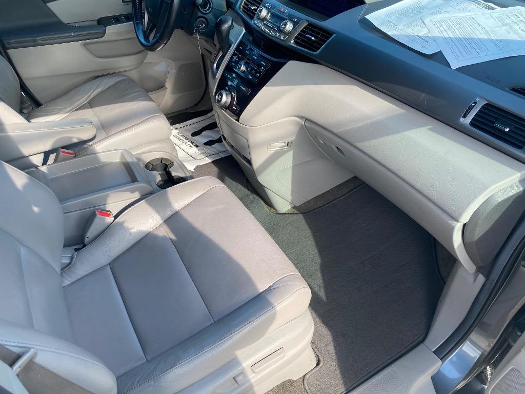 2013 Honda Odyssey - $10,995