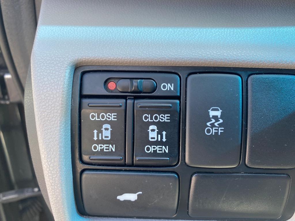 2013 Honda Odyssey - $10,995