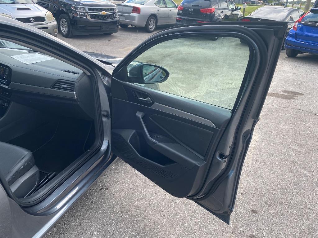 2019 Volkswagen Jetta - $10,995