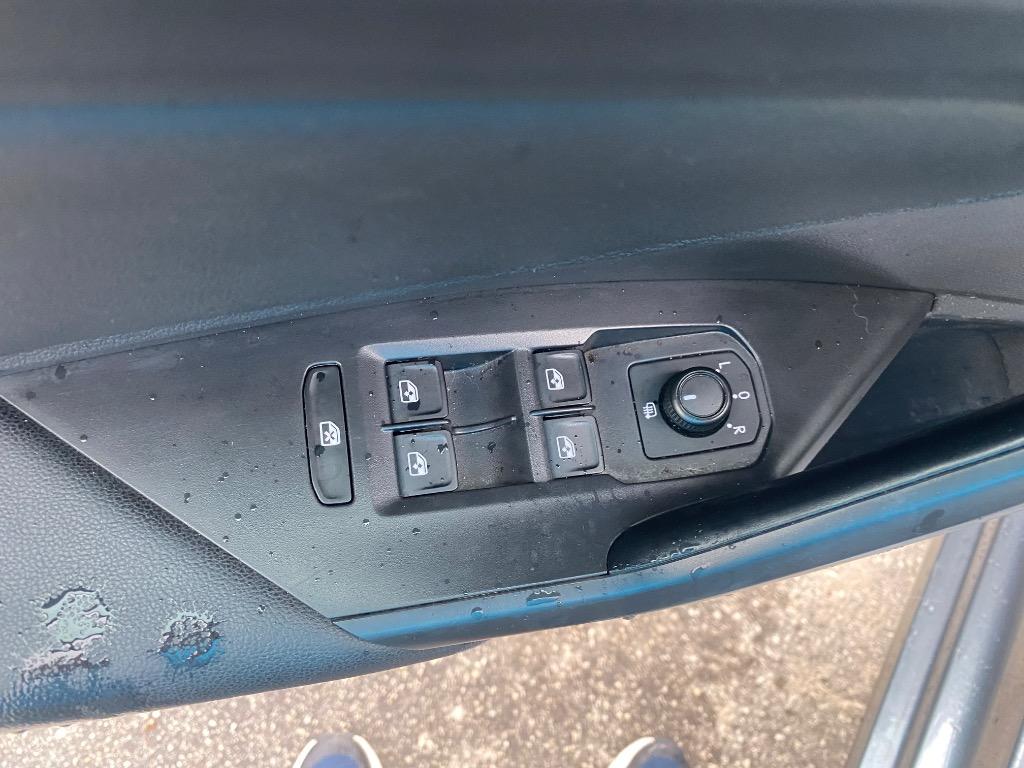 2019 Volkswagen Jetta - $10,995
