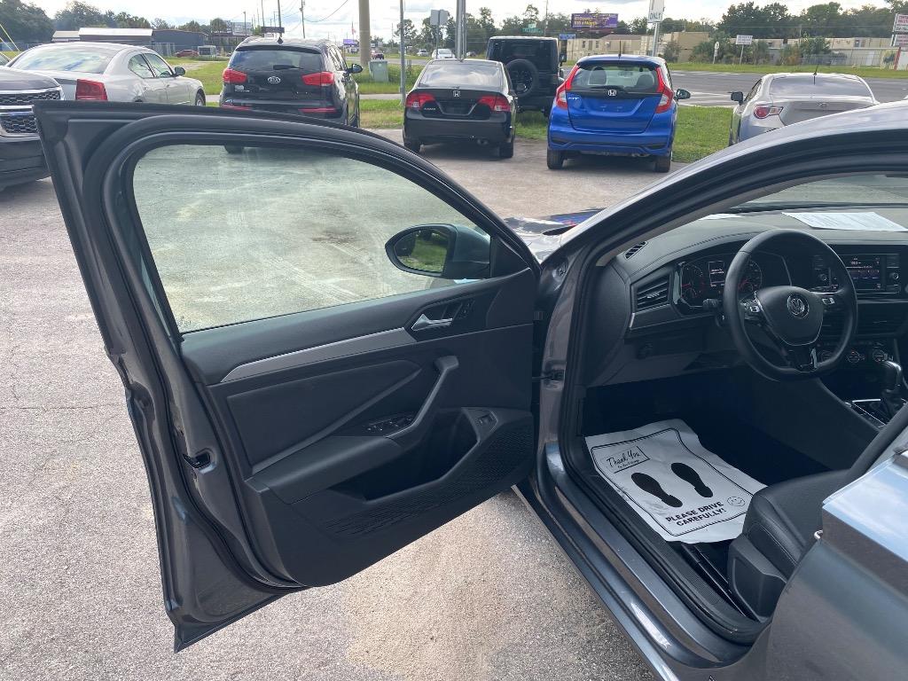 2019 Volkswagen Jetta - $10,995