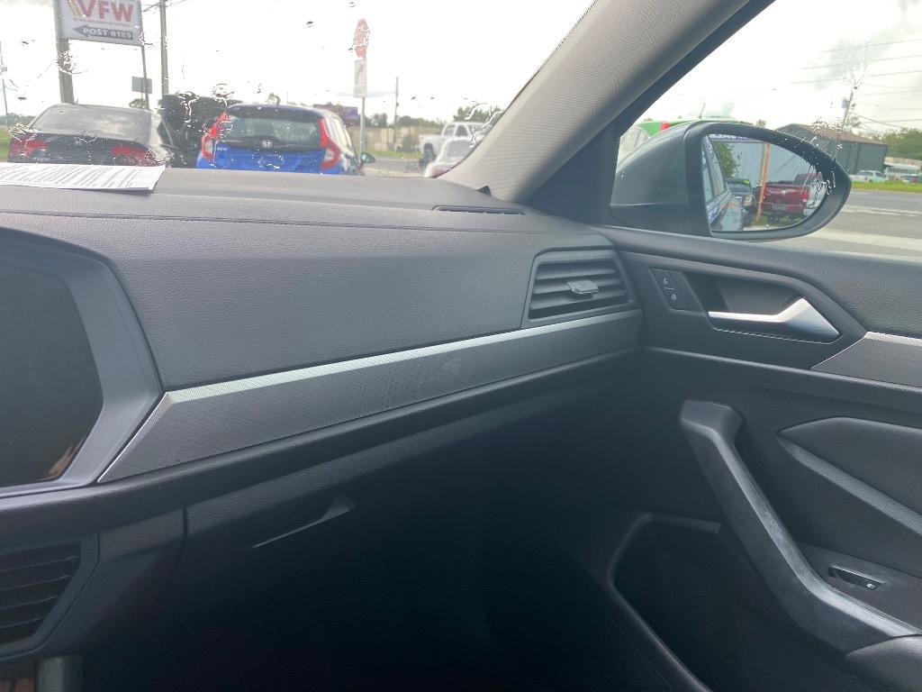 2019 Volkswagen Jetta - $10,995