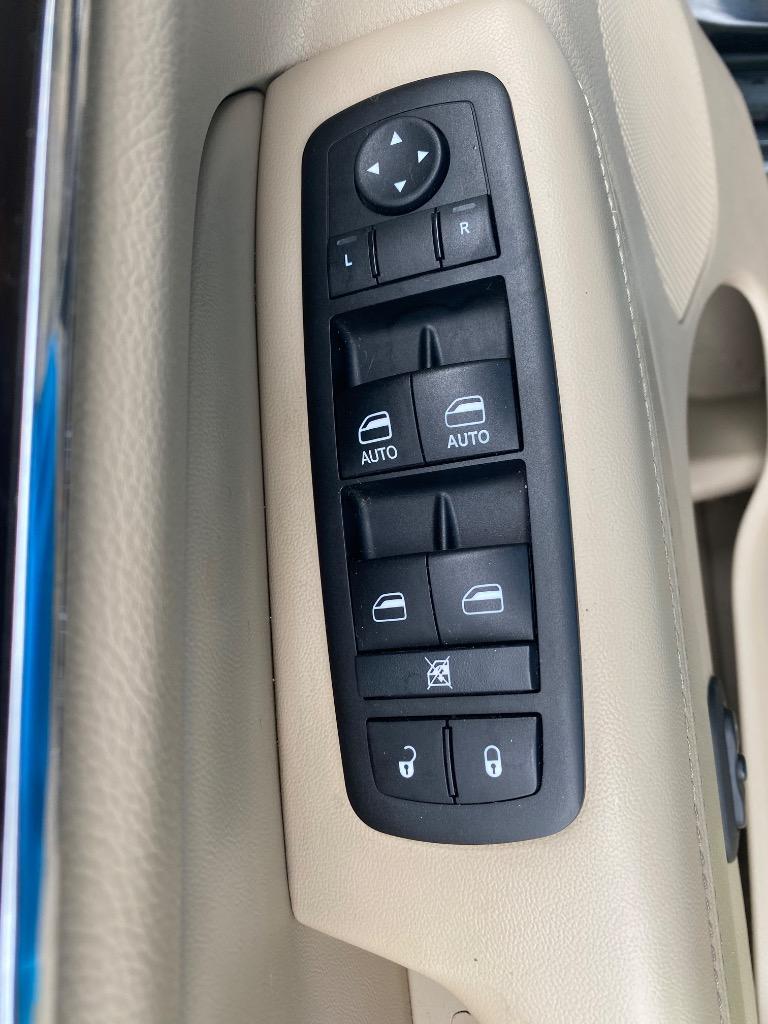 2014 Jeep Cherokee - $10,995