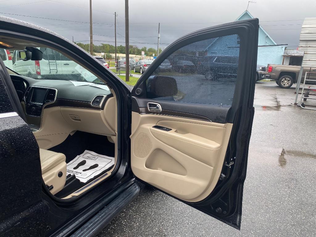 2014 Jeep Cherokee - $10,995