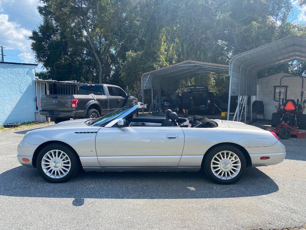 2004 Ford Thunderbird