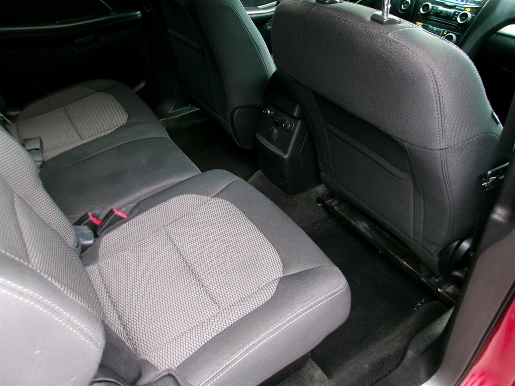 2017 Ford Explorer - $10,995