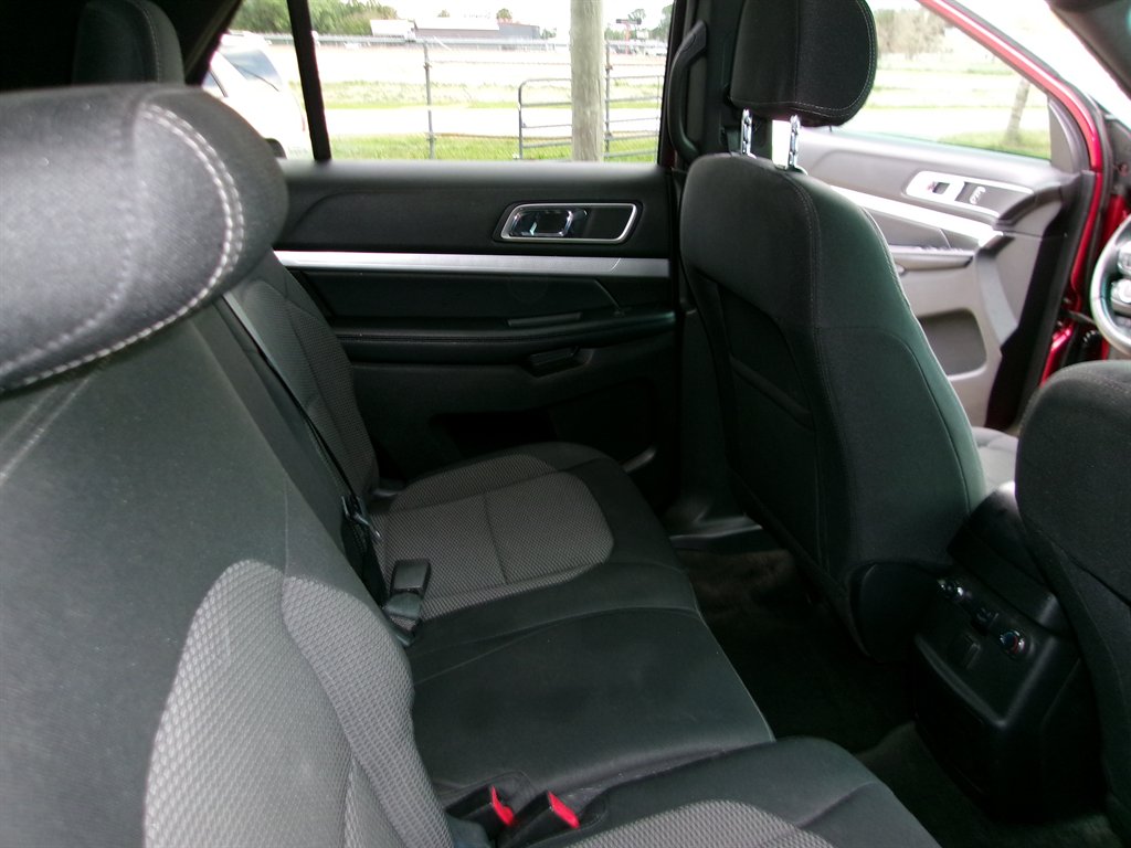 2017 Ford Explorer - $10,995