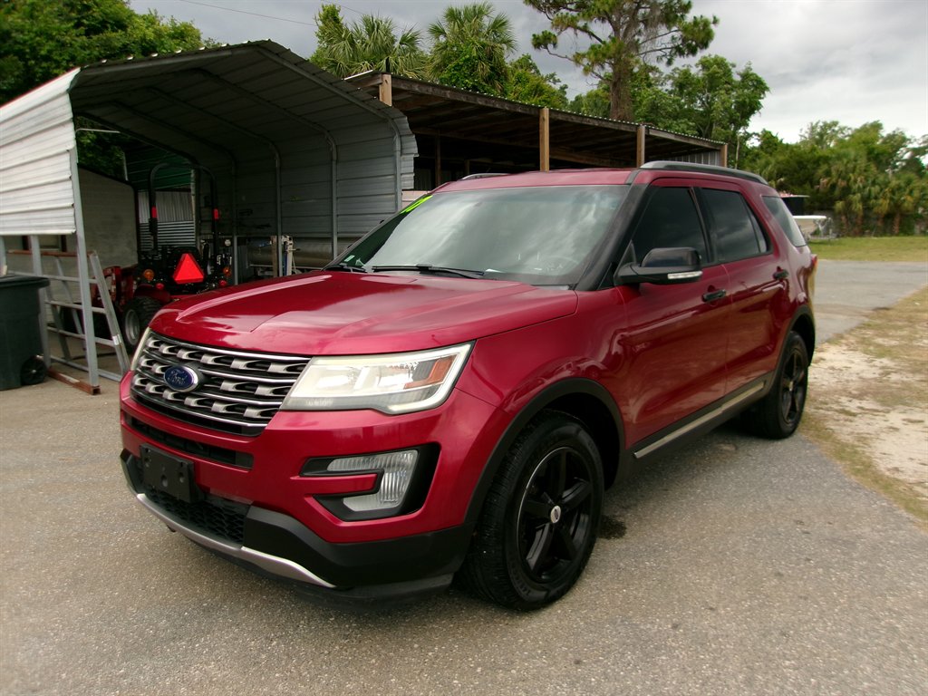 2017 Ford Explorer - $10,995