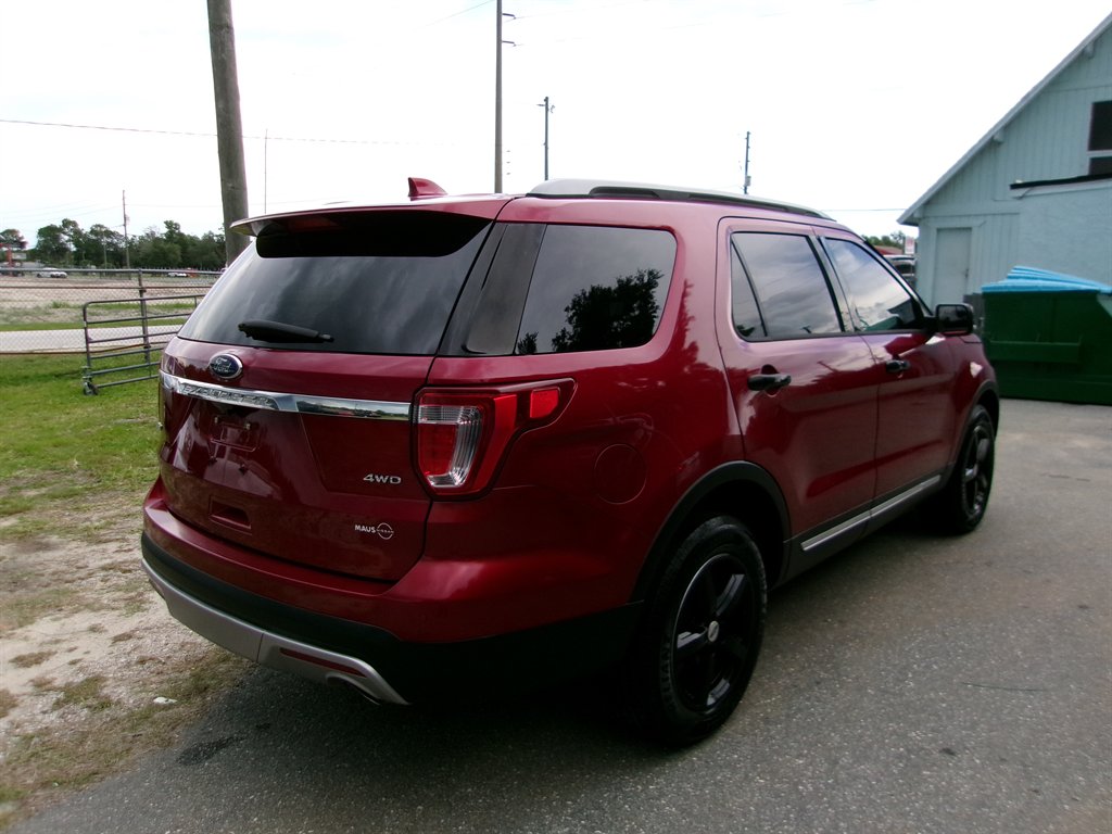 2017 Ford Explorer - $10,995