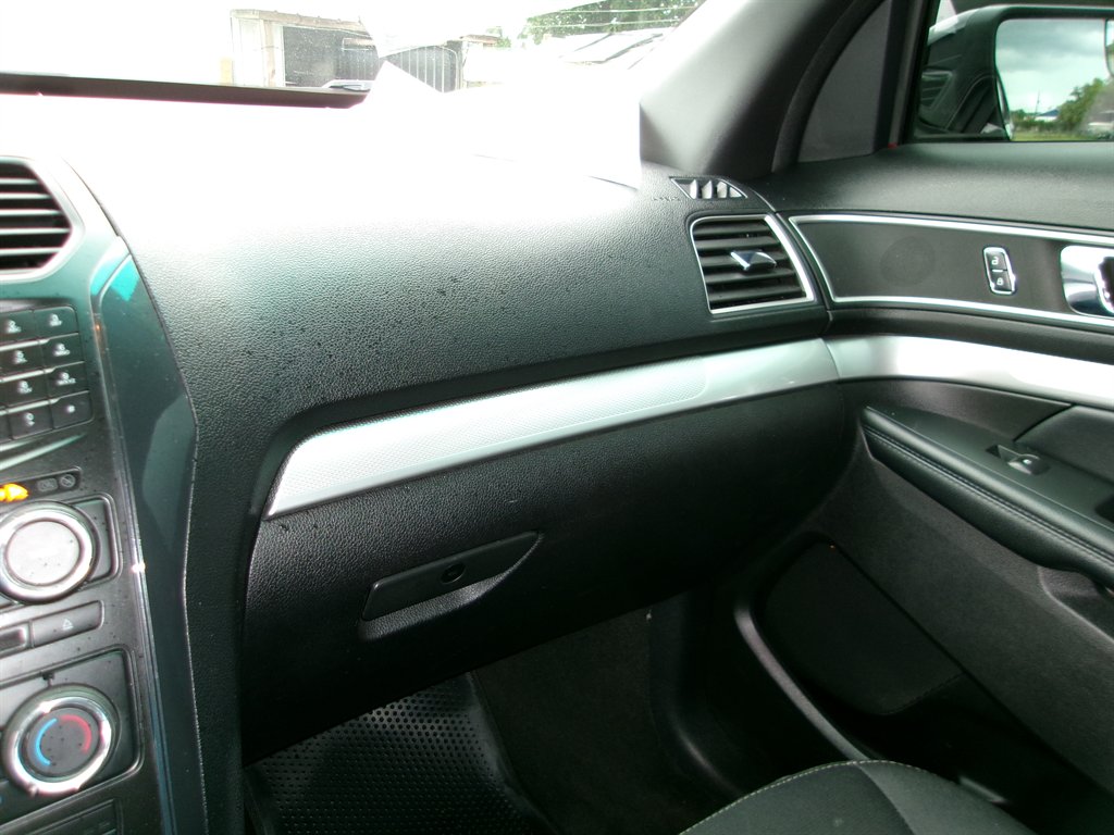 2017 Ford Explorer - $10,995
