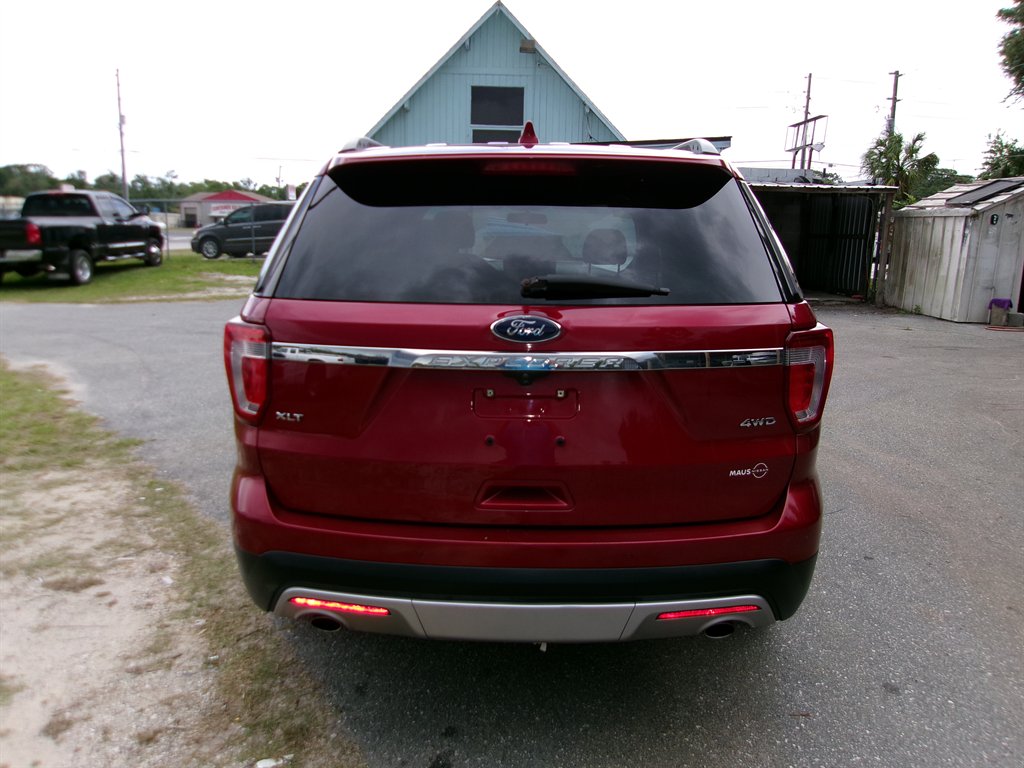 2017 Ford Explorer - $10,995