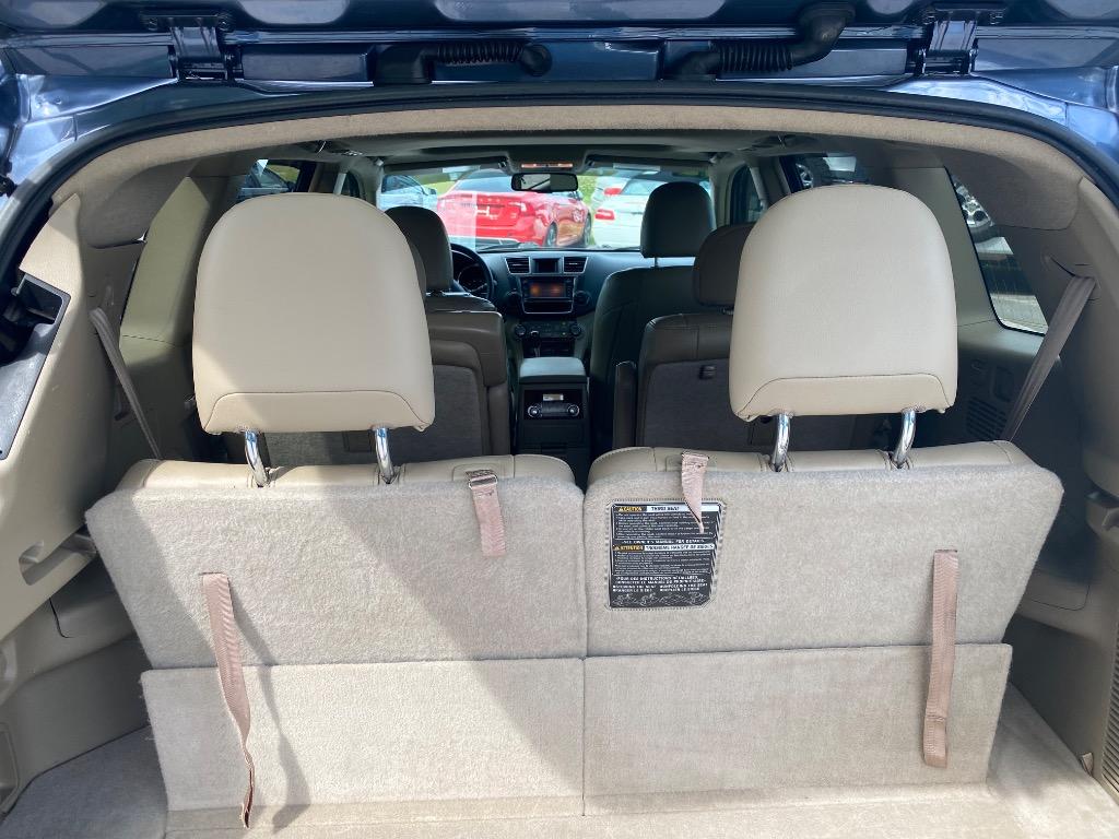 2013 Toyota Highlander - $14,995
