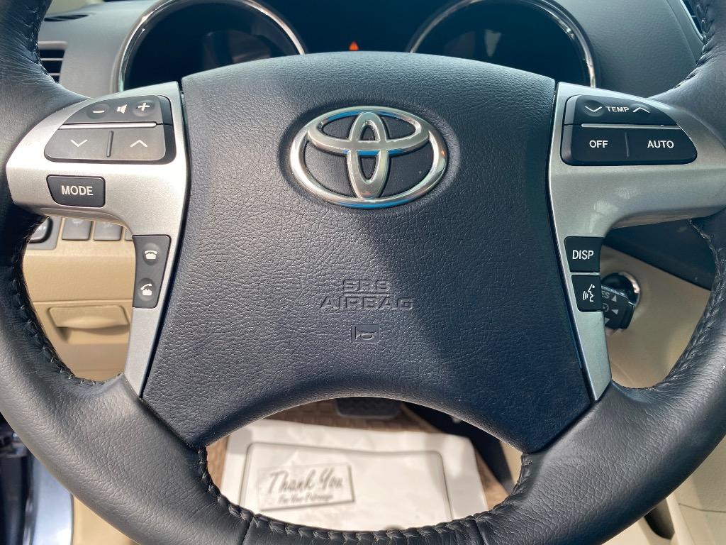 2013 Toyota Highlander - $14,995
