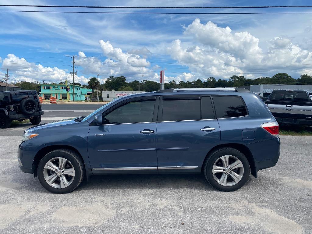2013 Toyota Highlander - $14,995